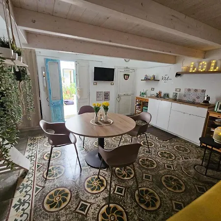 Lola's - Old Town - Purita Apartment